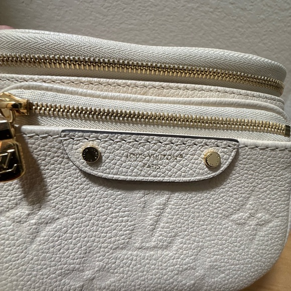 Louis Vuitton Mini Bumbag - Picture 3 of 12